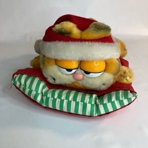 1981 Fun Farm Garfield Plush w/Santa Hat Sleeping On Pillow Christmas